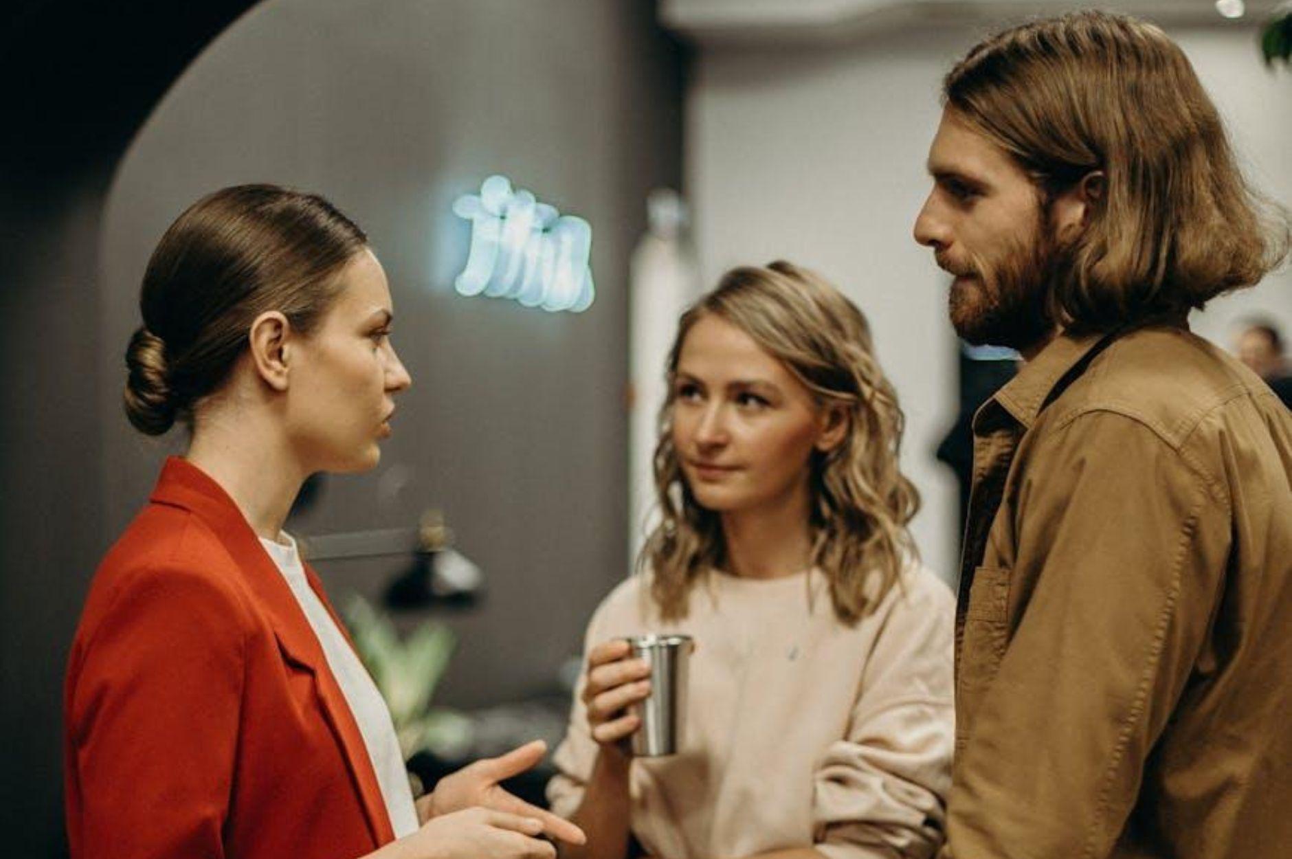 10 Simple Tips To Become a Better Listener Today