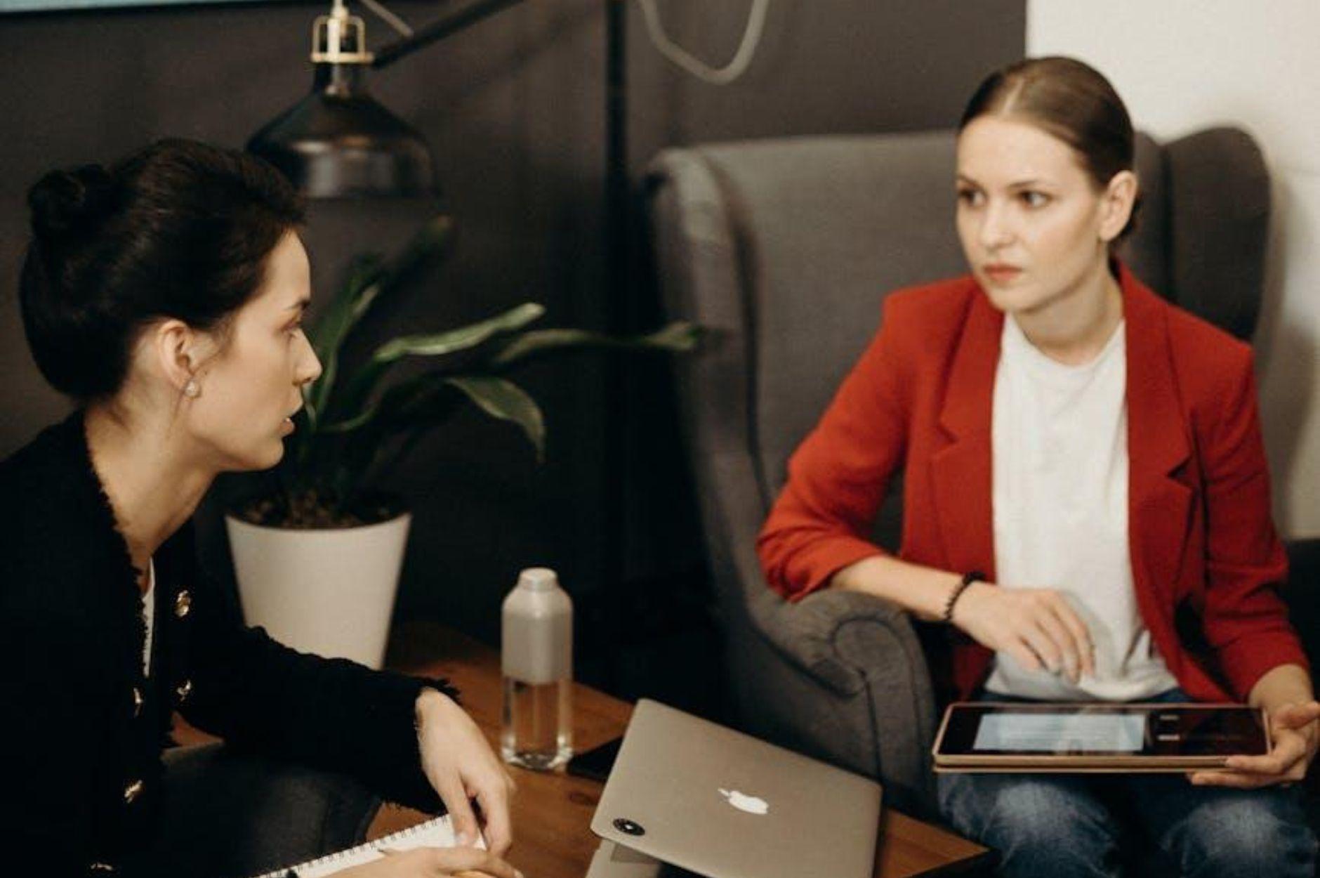 10 Simple Tips To Become a Better Listener Today