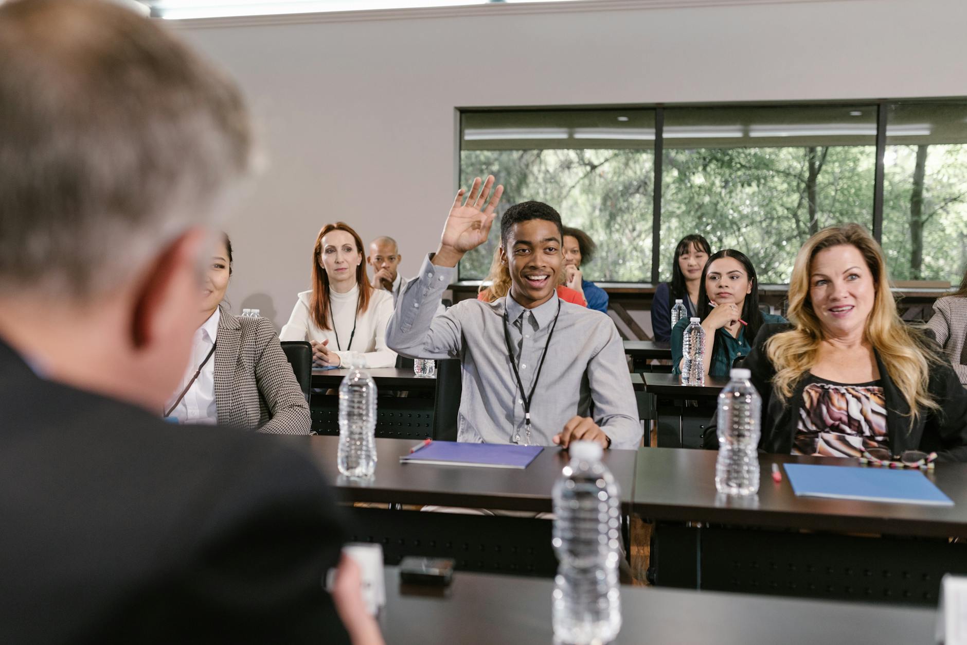 10 Simple Tips To Become a Better Listener Today