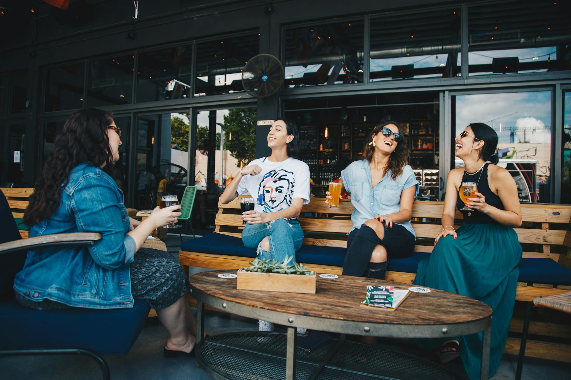 How To Improve Your Communication Skills: 18 Easy Tips