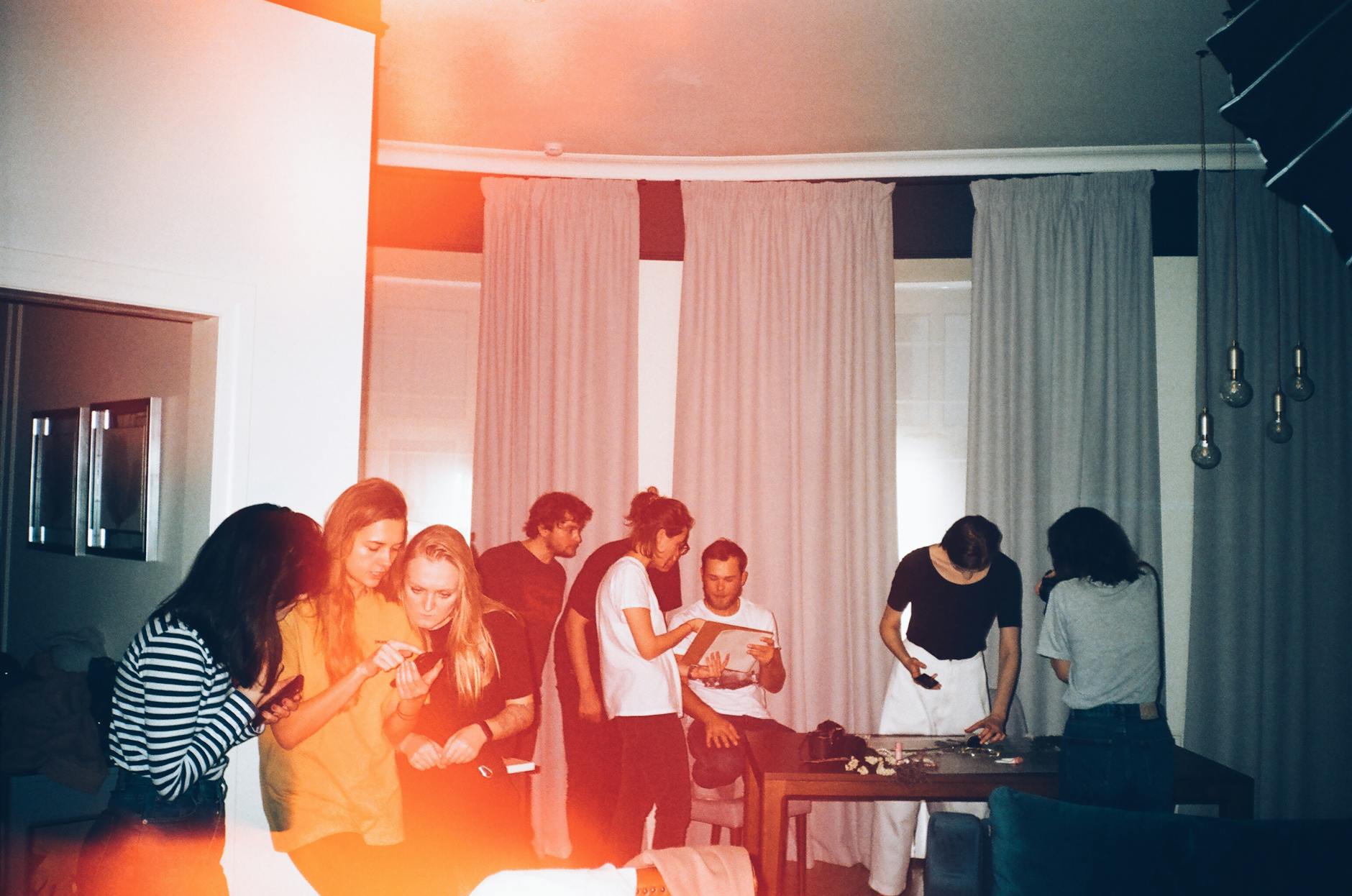 How To Improve Your Communication Skills: 18 Easy Tips