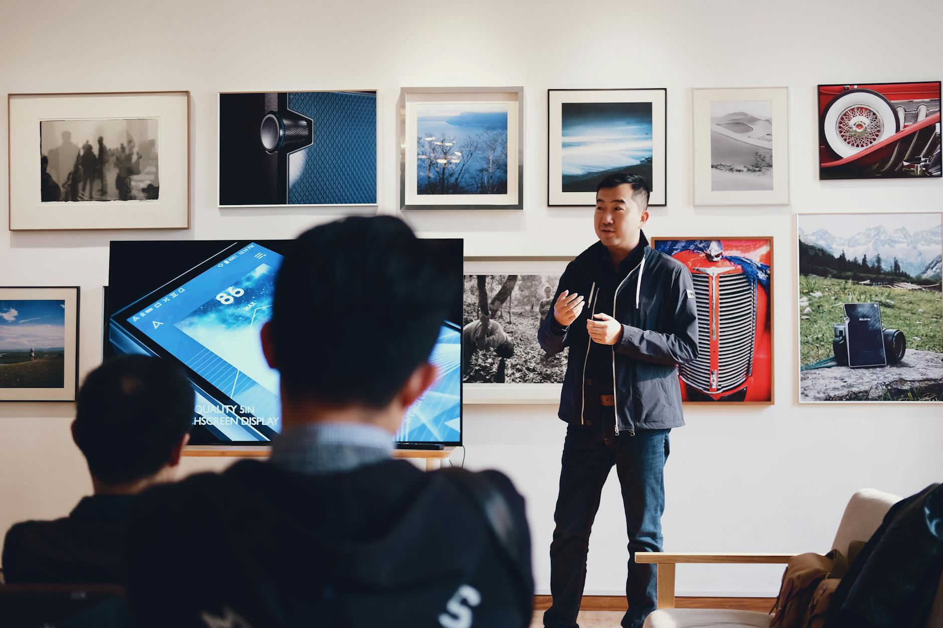 How To Improve Your Communication Skills: 18 Easy Tips