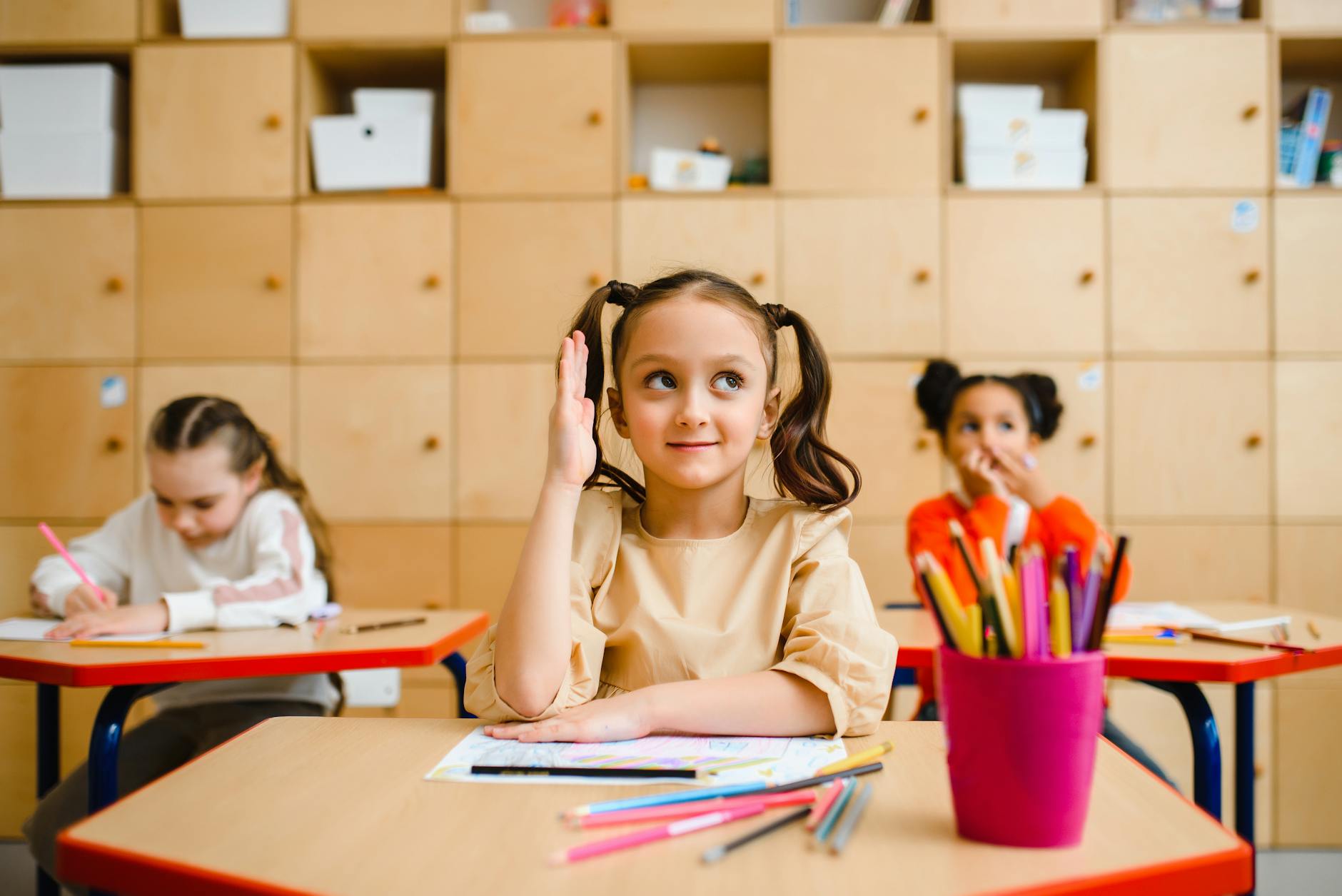 How To Improve Your Communication Skills: 18 Easy Tips